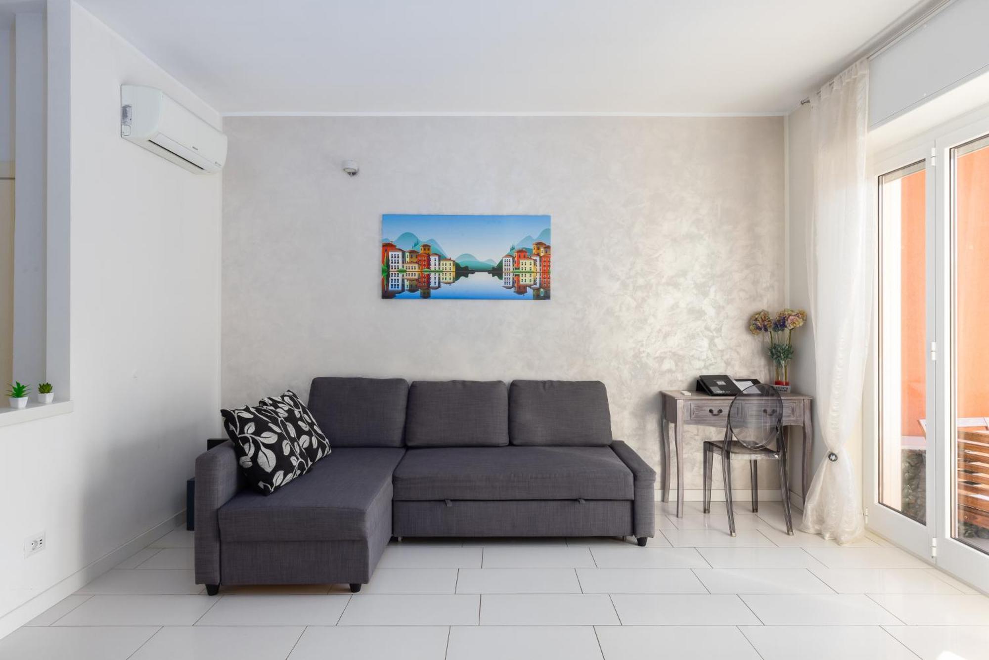 Terrazza Sul Lago - Open Space E Netflix Lecco Luaran gambar